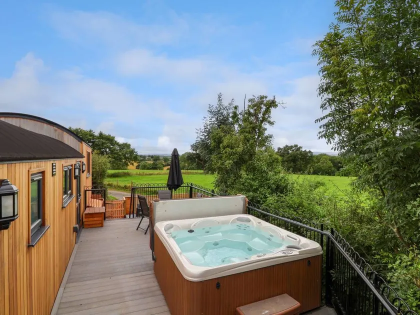 Landhaus mit Garten und Whirlpool - Image 1