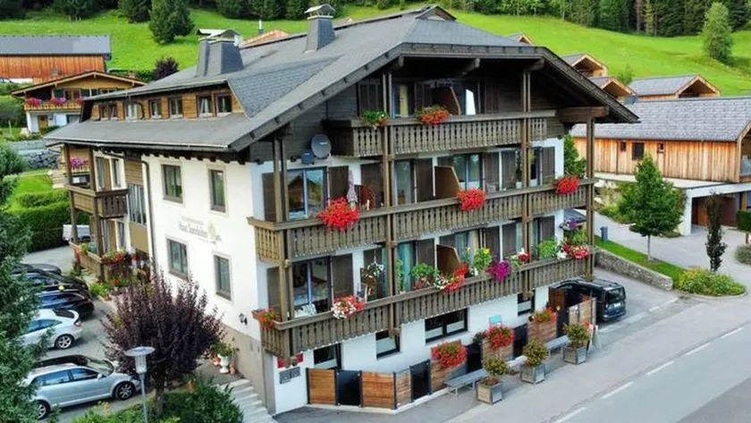 Holiday apartment with garden - Image 1