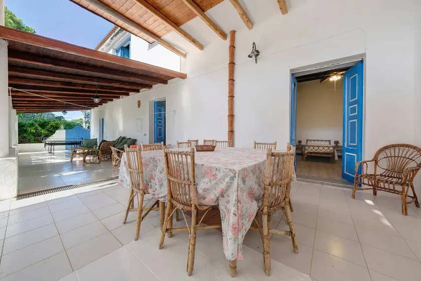 Apartment with garden & terrace | Sea view | Next to the beach - Image 1