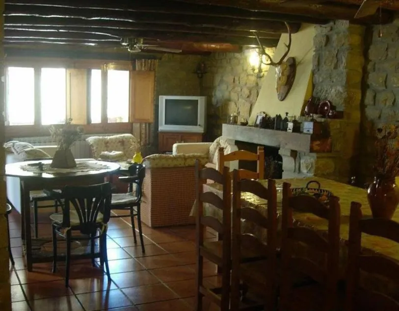 Country House 'El Rey' with Mountain View, Private Garden and Wi-Fi - Image 1