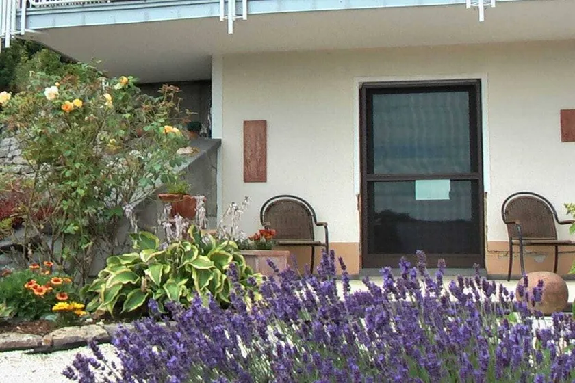 Holiday home with terrace - Image 1