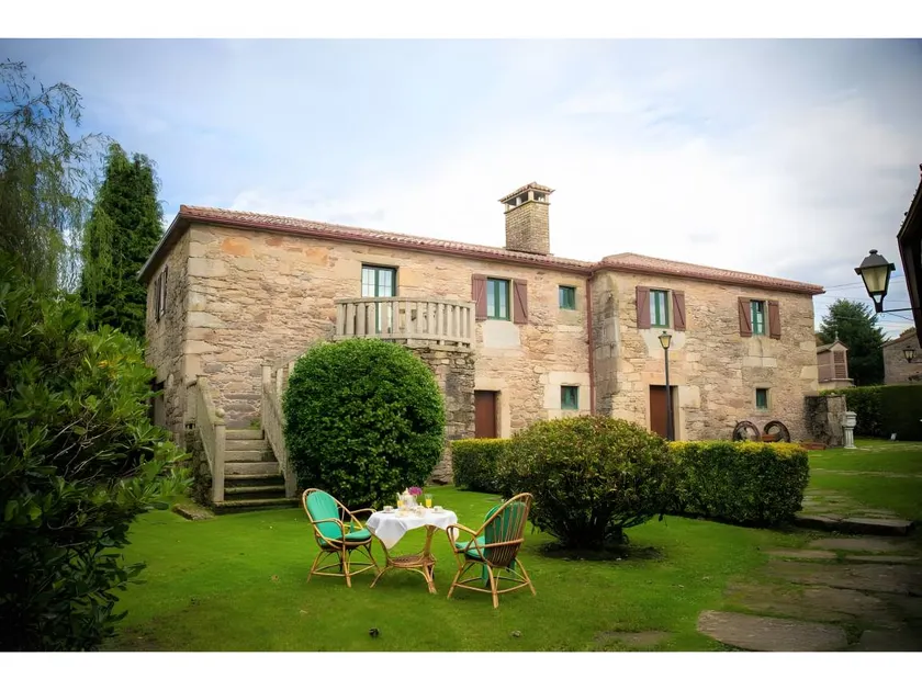 Country House 'Casa De Barreiro' with Mountain View, Private Pool and Wi-Fi - Image 1