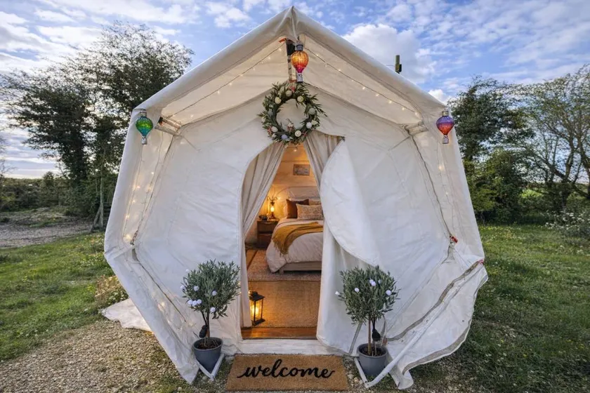 Holiday home with garden | Lake view - Image 1