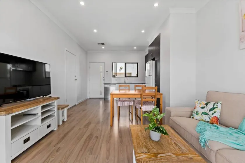 House | Suitable for remote work - Image 1