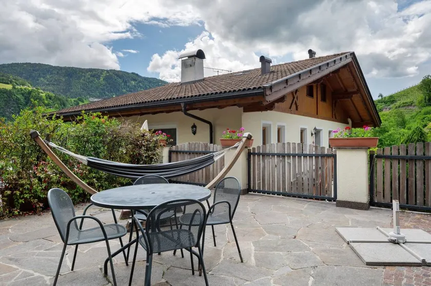Apartamento vacacional con terraza, barbacoa y jardín | Vistas al jardín | Ideal para teletrabajar | Admite mascotas - Image 1
