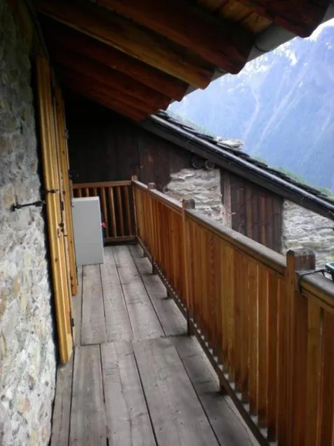 Apartment 'Appartamento Vista Monte Bianco' with Mountain View, Shared Garden and Balcony - Image 1