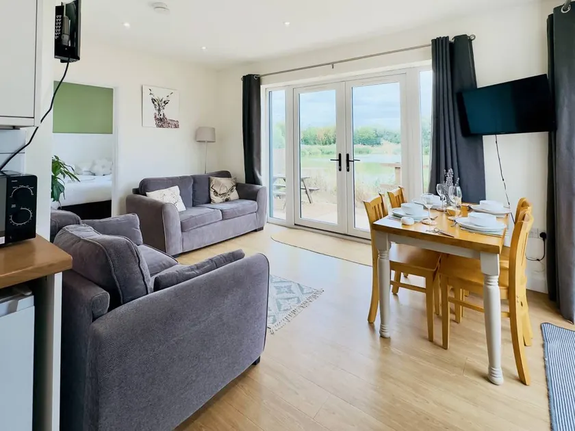 Cottage with garden | River view - Image 1