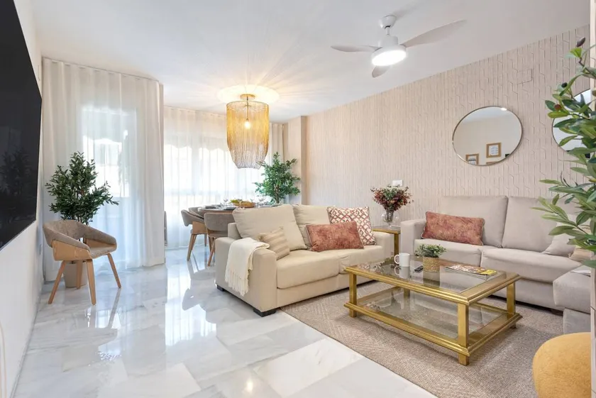 Fully equipped holiday apartment with terrace | Close to Granada Cathedral - Image 1