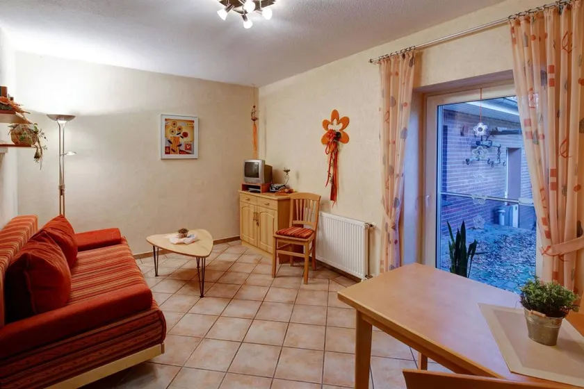 Family-oriented charming apartment with garden, pool & terrace | Pets allowed - Image 1