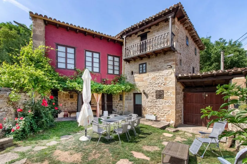 Apartment with garden & terrace | Garden view | Suitable for remote work - Image 1