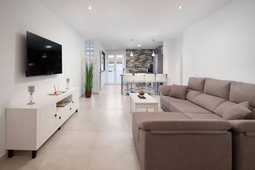 Flat with terrace & jacuzzi - Image 1