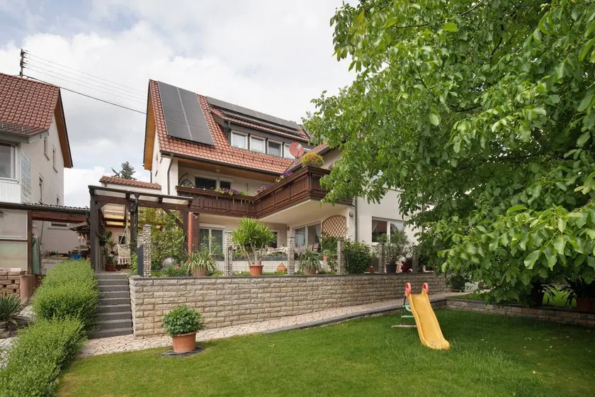 Appartamento con terrazza, giardino e griglia | Vista sul giardino - Image 1