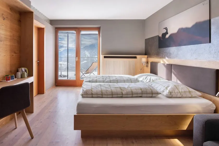 Room 'Mairhof Chavalatsch Lounge - Zi 3' with Mountain View, Terrace & Shared Garden - Image 1