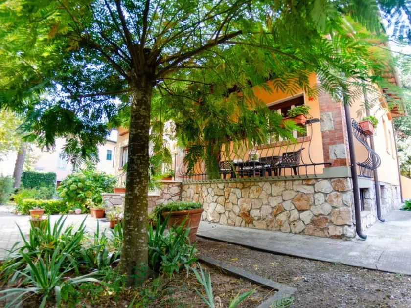 Children-friendly pleasant villa with BBQ, terrace & garden | Pets allowed - Image 1