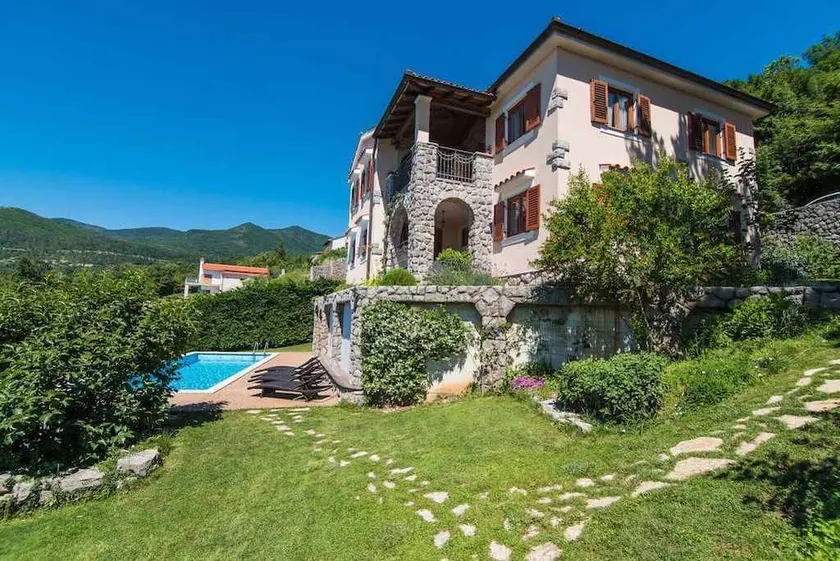 Casa con barbecue, piscina privata e giardino - Image 1