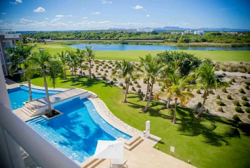 Family-oriented big flat with pool, garden & terrace | Garden view | Pets allowed - Image 1