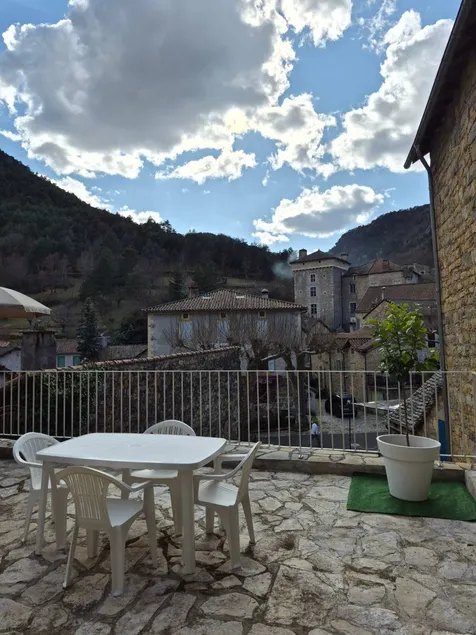 Holiday home with terrace | Mountain view | Perfect for remote work - Image 1