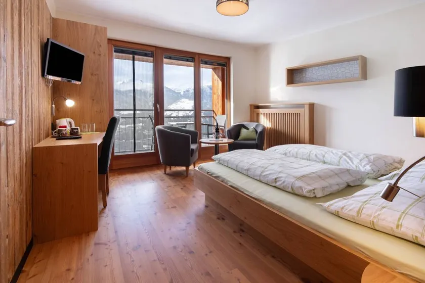 Room 'Ortlersuite Zi 4' with Mountain View, Shared Garden and Balcony - Image 1