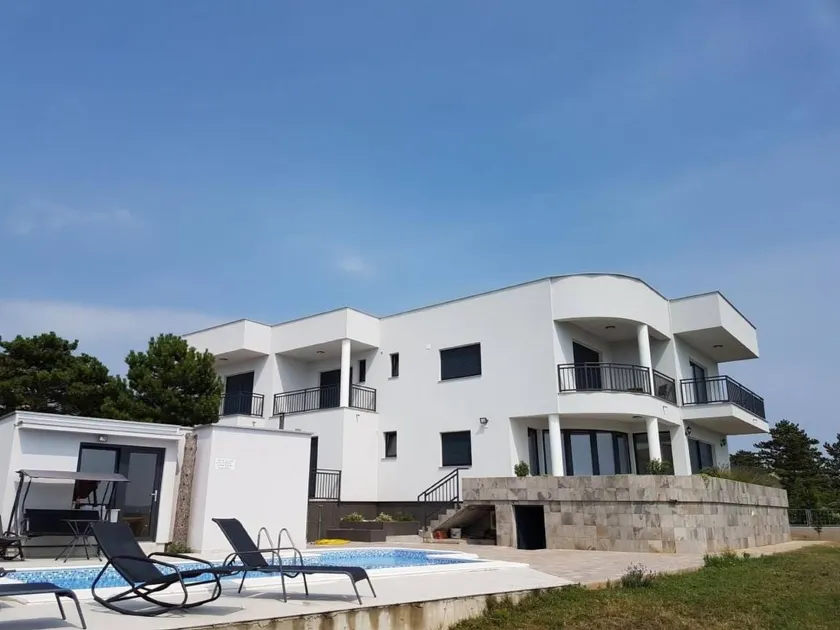 Voll ausgestattetes Ferienhaus mit Terrasse und Grill | Naturblick - Image 1