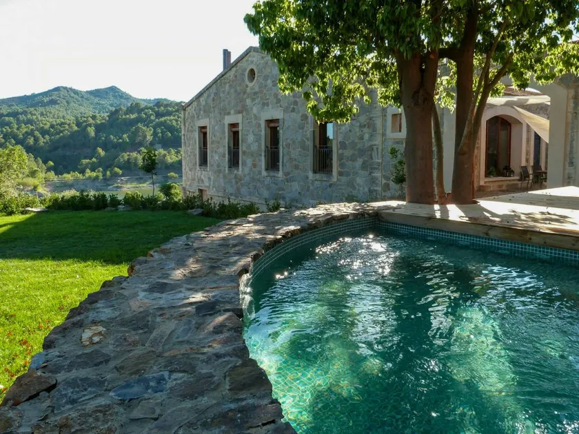 Family-friendly wonderful holiday home with terrace, garden & private pool | Water view | Perfect for remote work | Pet-friendly - Image 1