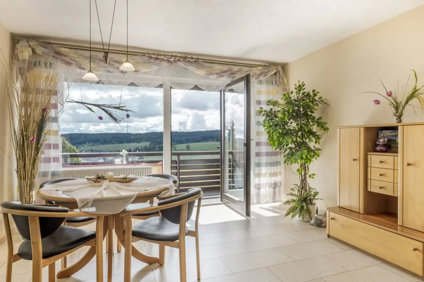 Kinderfreundliche schöne Ferienwohnung mit beheiztem Pool, Terrasse und Sauna | Bergblick - Image 1
