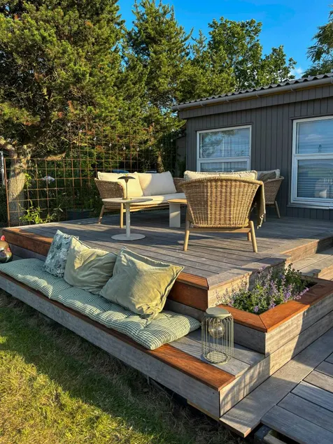 Family-oriented house with BBQ, garden & terrace | Sea view - Image 1