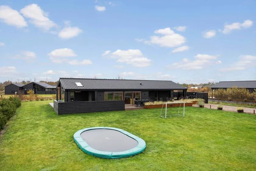 Family-oriented wonderful holiday home with barbecue & terrace | Pets are welcome - Image 1