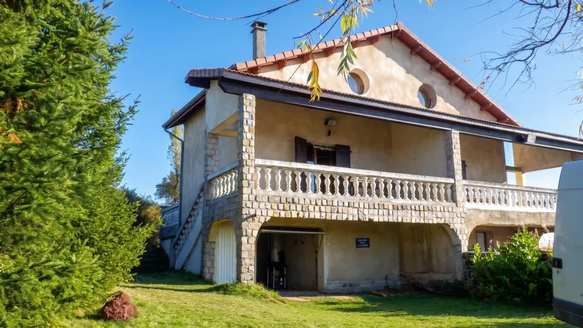 Homerez - Maison à Coucouron - Image 1