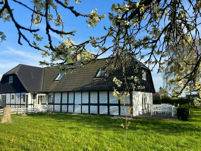 Children-friendly holiday home with terrace, barbecue & garden | Perfect for remote work | Pet-friendly - Image 1