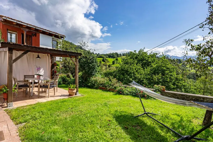 Ferienhaus mit Grill, Terrasse und Garten | Bergblick - Image 1