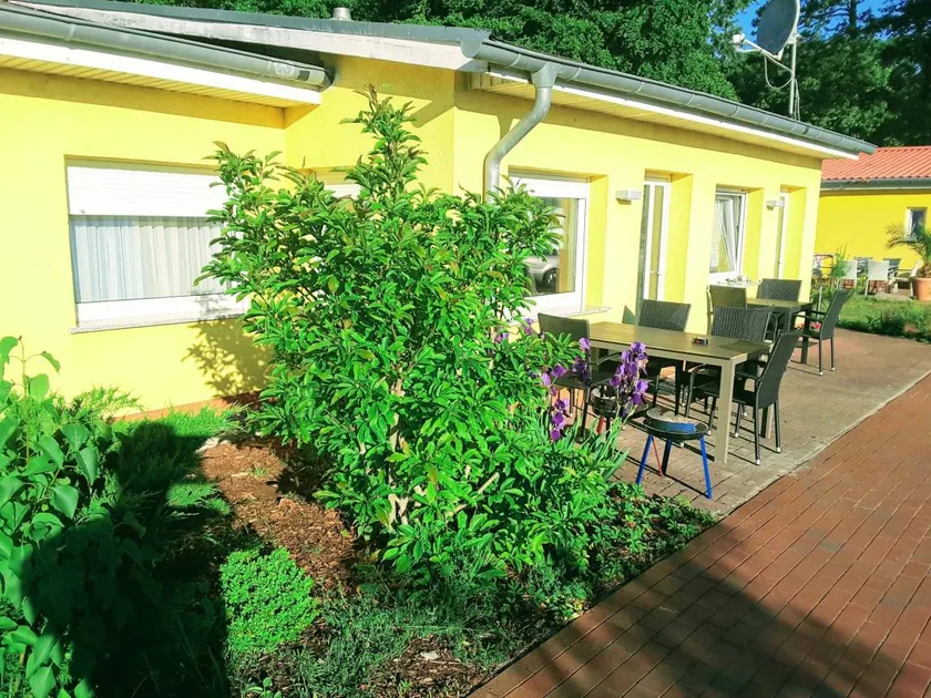 Holiday apartment with terrace, BBQ & garden | Sea view - Image 1