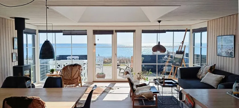 Family-oriented holiday home with barbecue & terrace | Sea view | Beach nearby | Pets allowed - Image 1