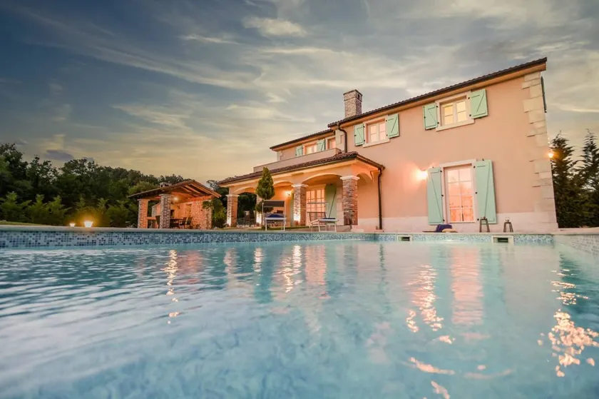 Villa con jardín, barbacoa y terraza - Image 1