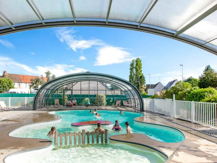 Mobile home with heated pool & terrace - Image 1