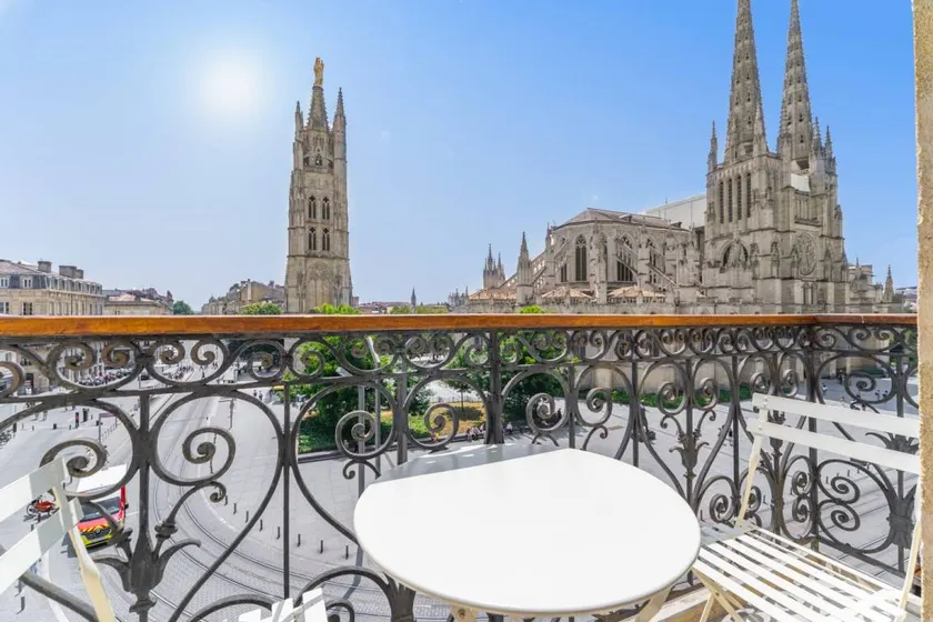 Apartment in the heart of Bordeaux - Image 1