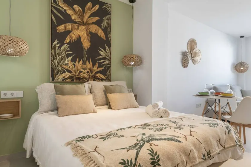 Pleasant aparthotel with pool | City view | Beach nearby | Perfect for remote work - Image 1