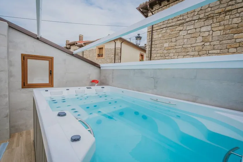 Ferienhaus mit Whirlpool, privatem Pool und Grill | Ideal für Homeoffice - Image 1