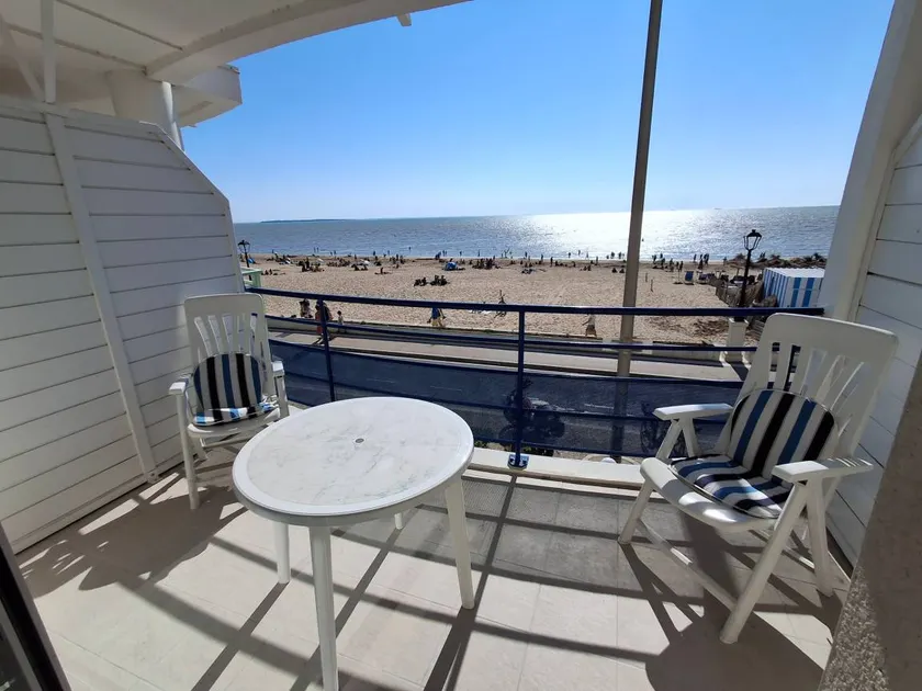 Agréable appartement avec piscine | À côté de la plage - Image 1
