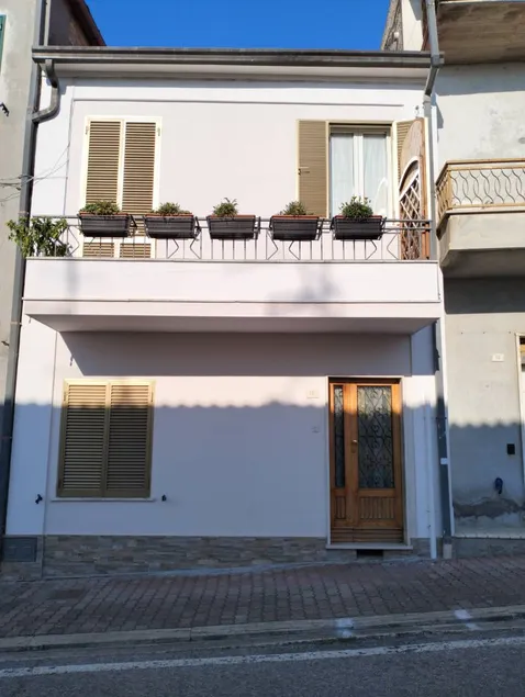 Casa con griglia - Image 1