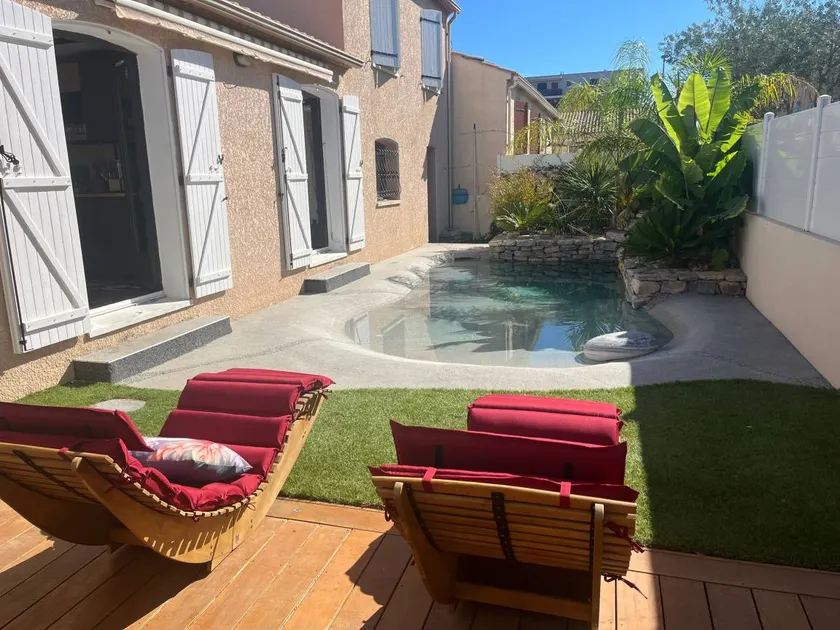 Lovely bed & breakfast with garden, terrace & pool - Image 1