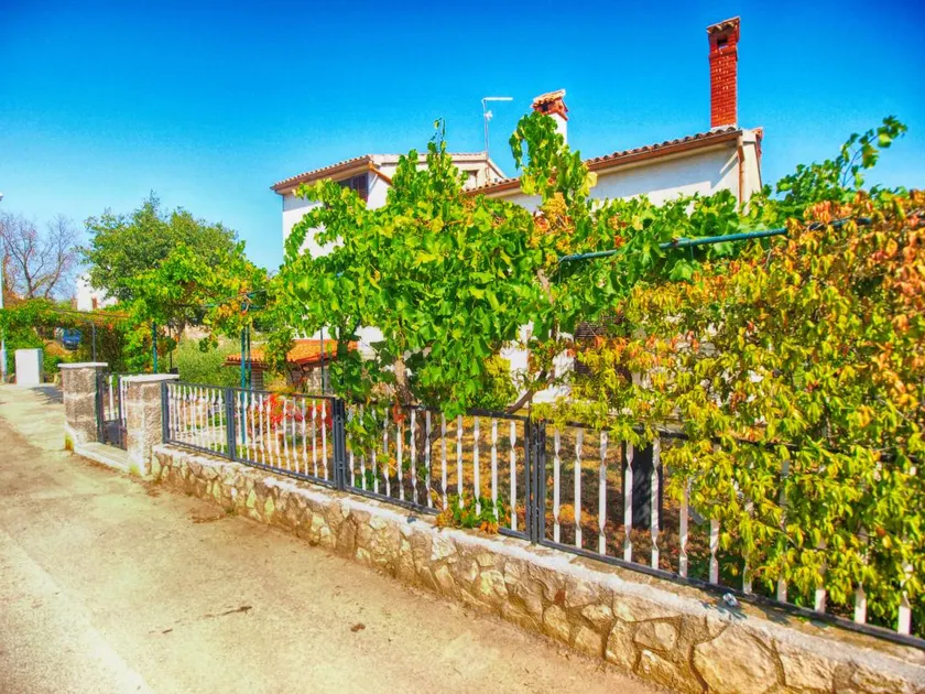 Apartment 157 - Image 1
