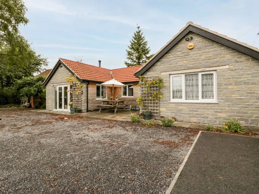 Child-friendly charming cottage with garden - Image 1