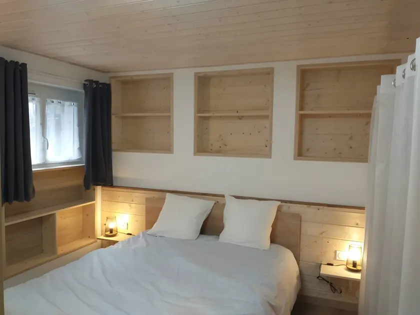 Apartment 'Gite Le Saint Nicolas' with Mountain View, Shared Terrace and Wi-Fi - Image 1