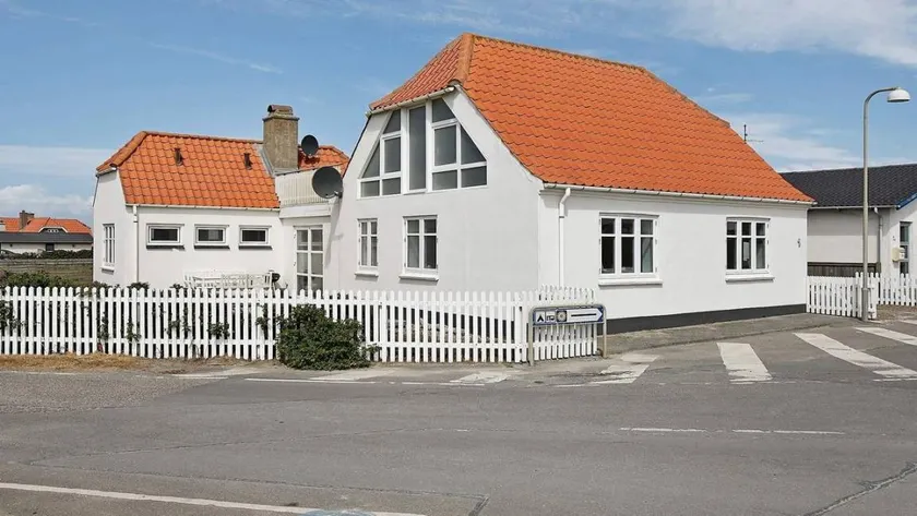 Nice holiday home with terrace, jacuzzi & BBQ | Close to the beach - Image 1