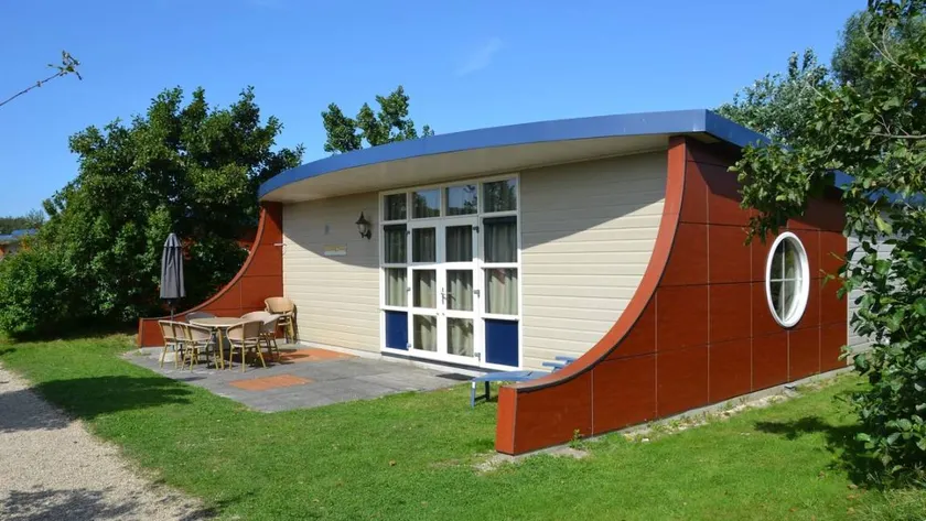 Holiday home with terrace & garden - Image 1