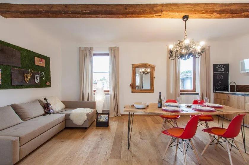 Apartment with garden - Image 1