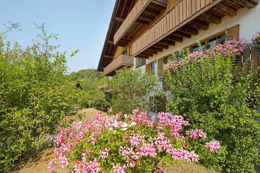Holiday apartment with garden & terrace | Garden view - Image 1