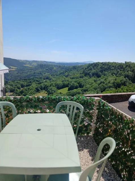 Flat with terrace | Mountain view - Image 1
