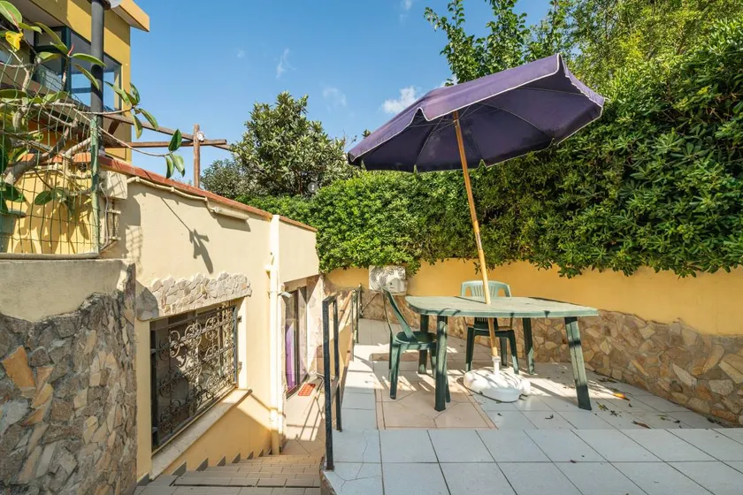 Ferienhaus mit Terrasse | Gartenblick - Image 1