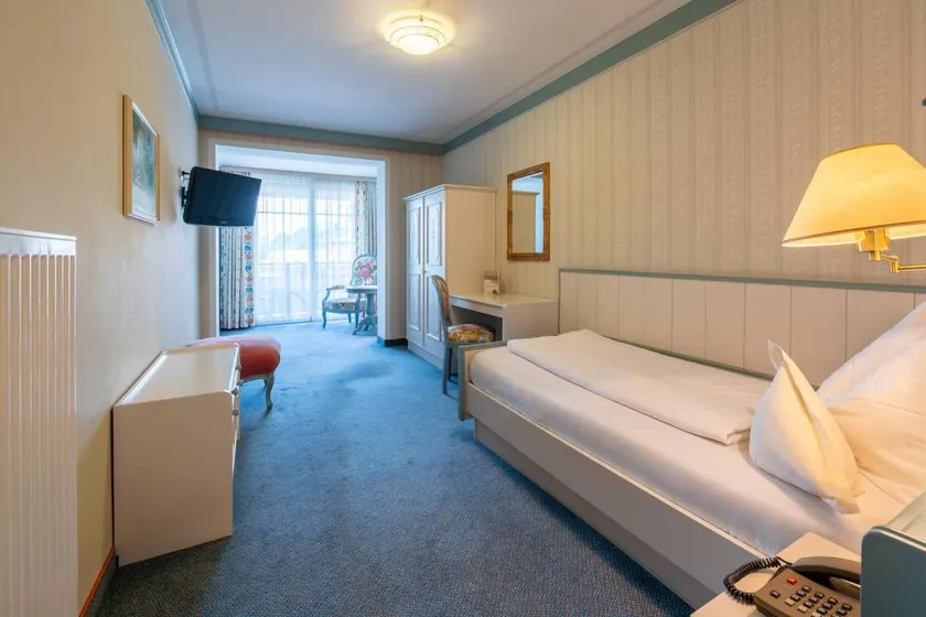 Hotel Alexanderhof - Image 1
